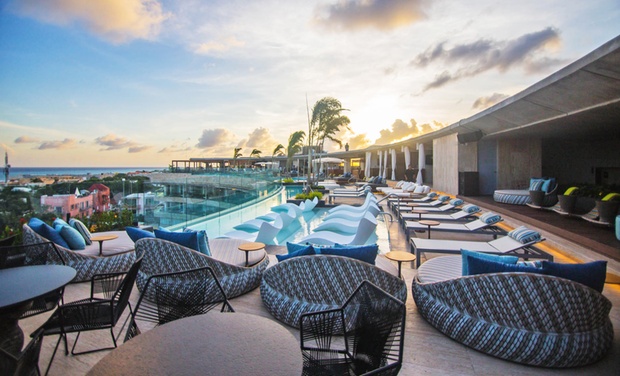 Bar at the Thompson Hotel Playa del Carmen