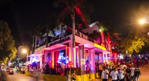 Tropical Casa Blanca Party Hotel